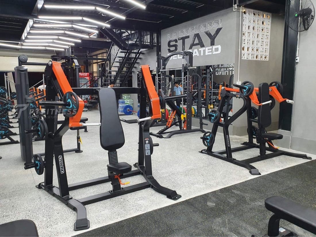 Phòng tập gym bình dân tối giản