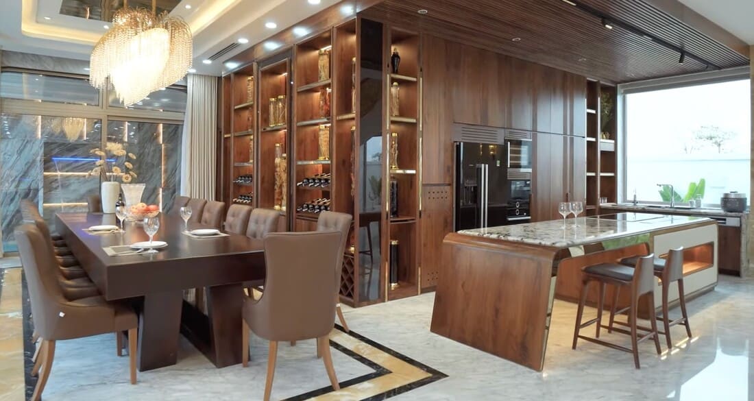 Hình ảnh phòng ăn nhà biệt thự bằng gỗ, tạo nên vẻ đẹp sang trọng và ấm cúng